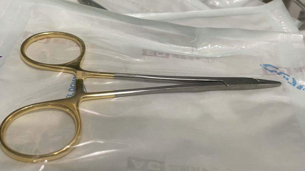 ミニヘガール持針器